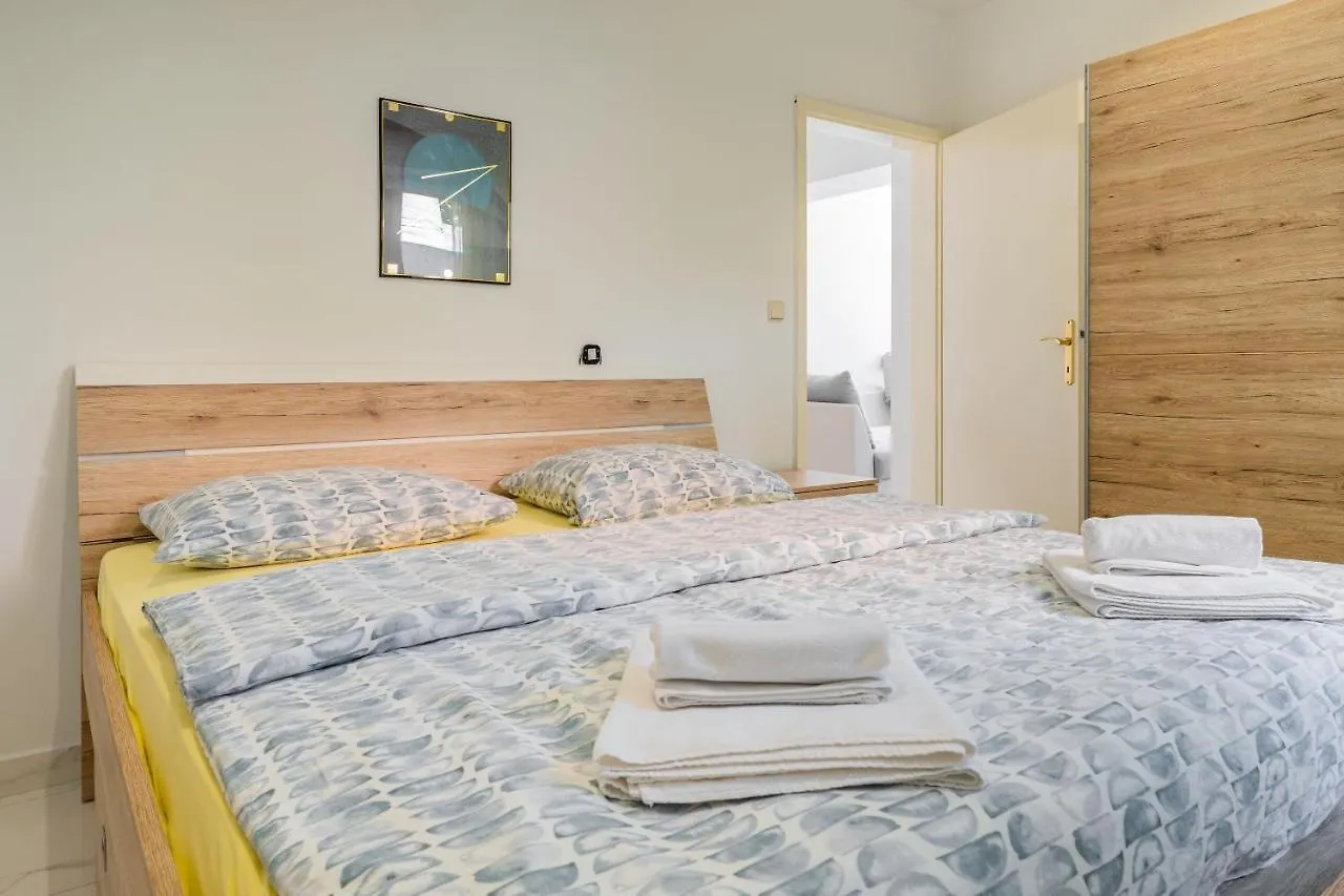 Apartment Buto Selce