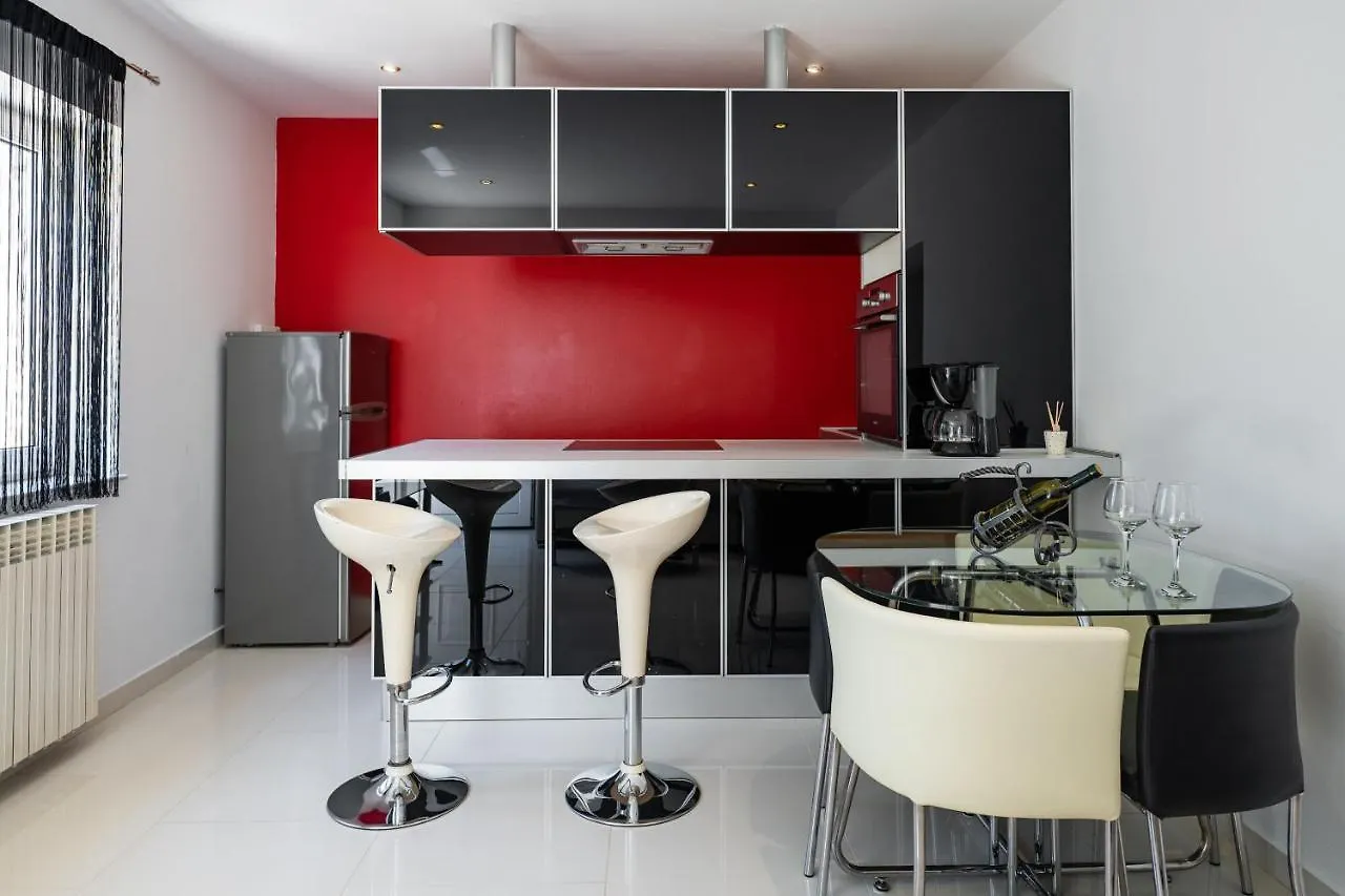 Apartment Buto Selce
