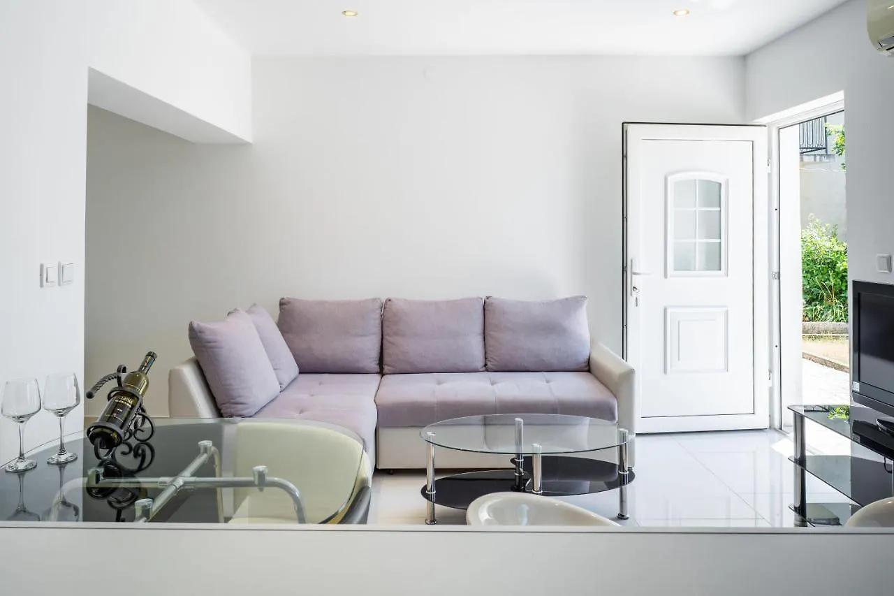 Apartment Buto Selce